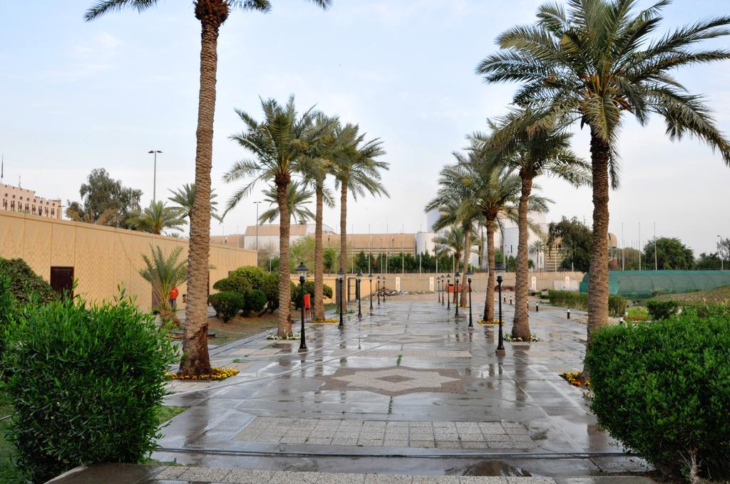 Royal Tulip Alrasheed Hotel Baghdād Exterior foto